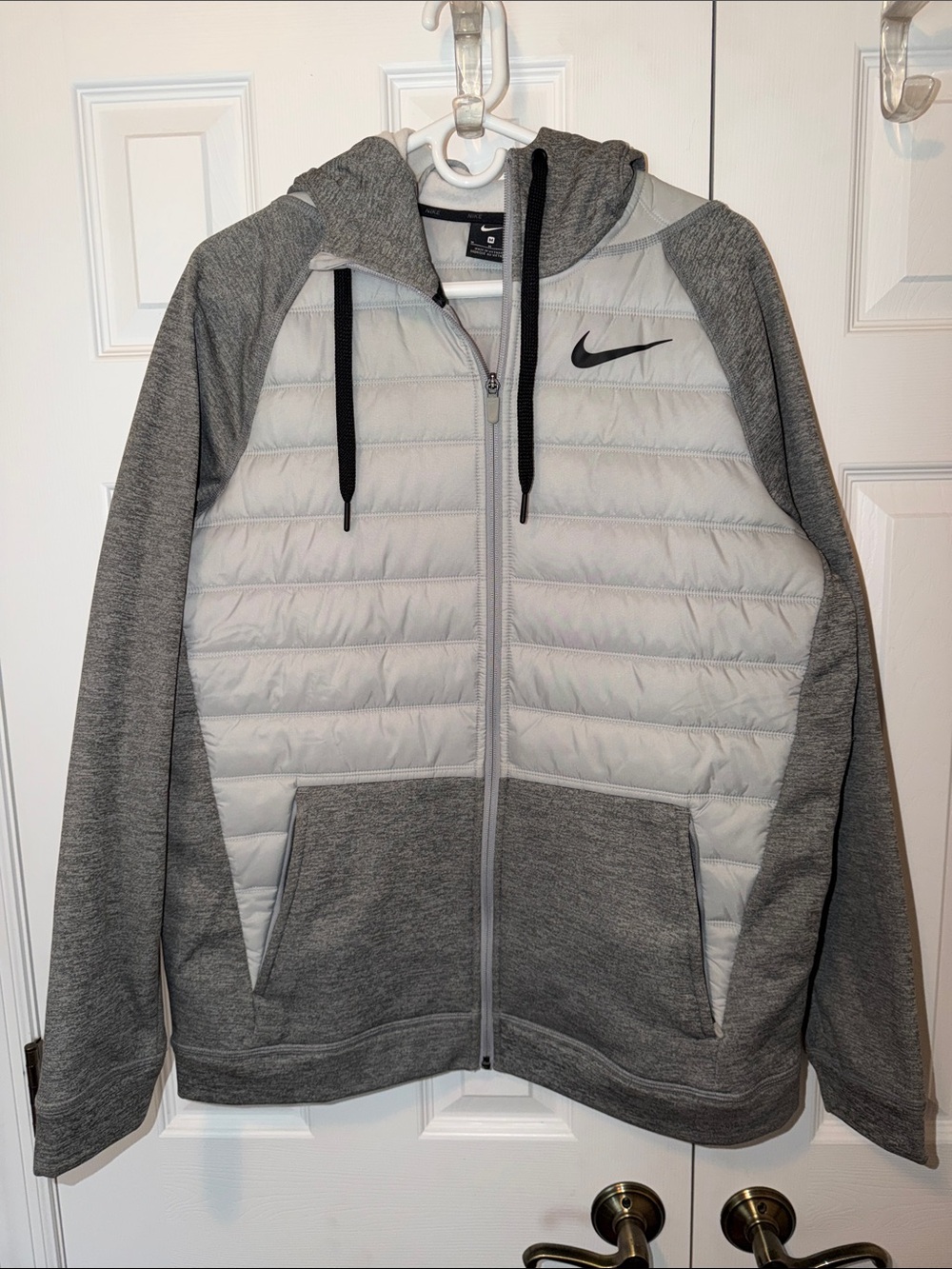 Nike Men’s Light Gray and Heather Gray Quilted Hooded Puffer Jacket